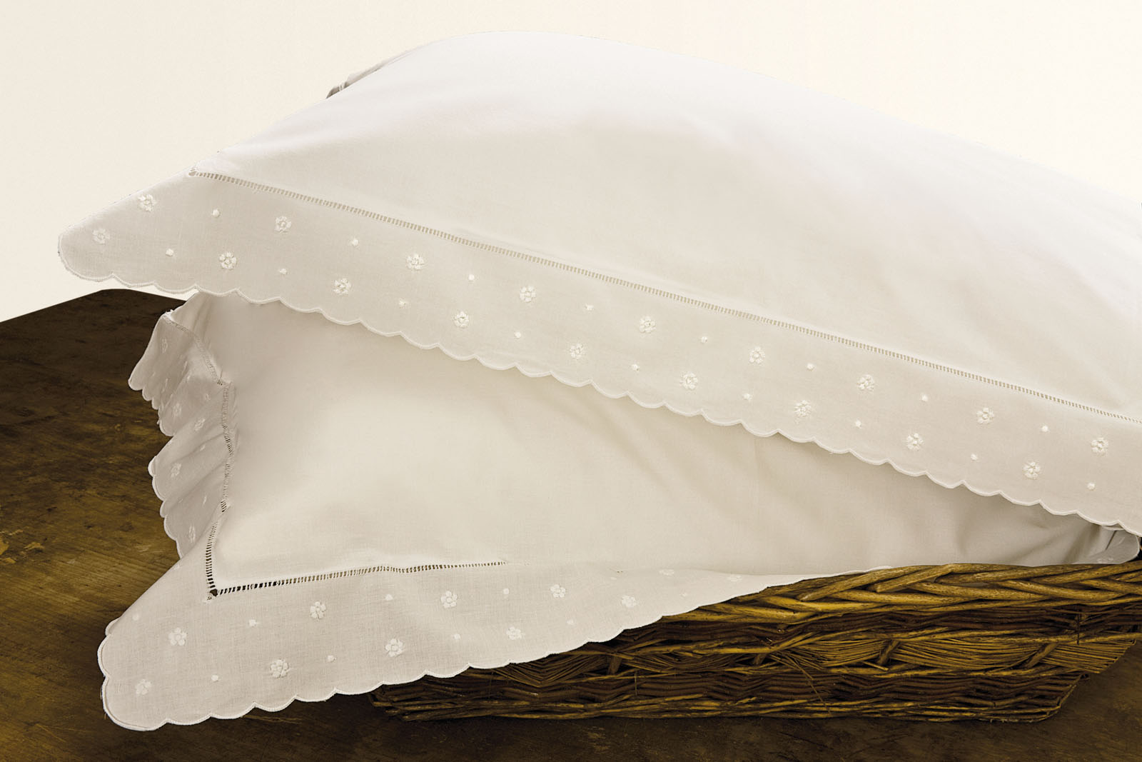 Set Di 2 Federe Decorative Quadrate 40x40 Cm Con Margherite - Cuscini Per Divano E Letto Con Cerniera - Morbido Cotone E Poliestere