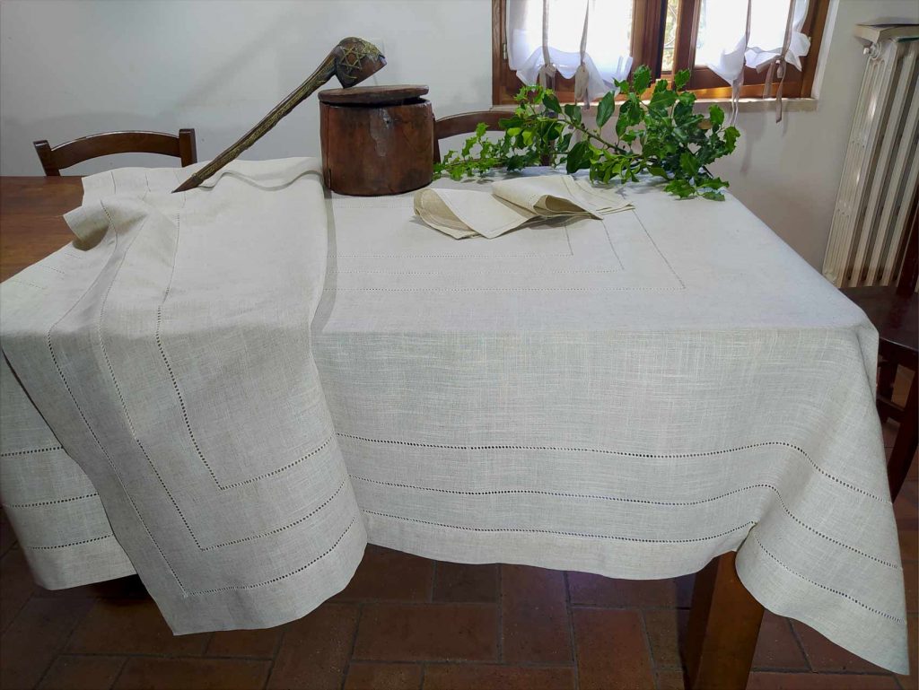 SOL 2 Tovaglie Lunghe Rosa Per Feste, 274 X 137 Cm, Con Copertura In Plastica, Usa E Getta, Per Feste, Resistenti, Protezione Contro Le Fuoriuscite, Design Opaco, Per Matrimoni, Buffet, Catering Ed - 5